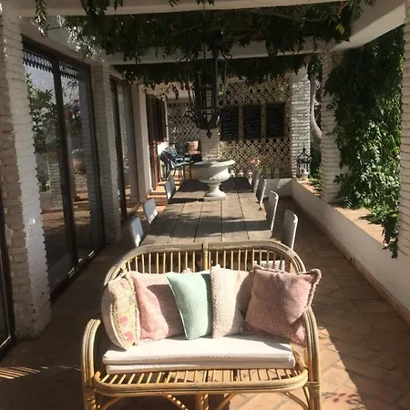 Villaquinta Bed & Breakfast 3*